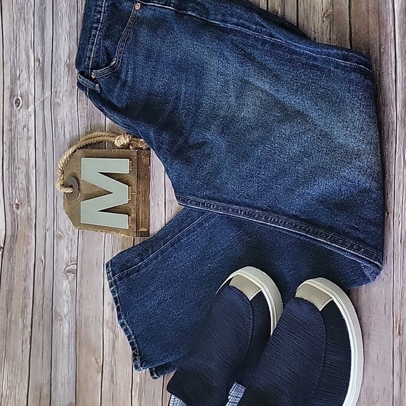 Levi's 502 dark wash regular taper sample jeans with 32.25" inseam - Picture 1 of 12